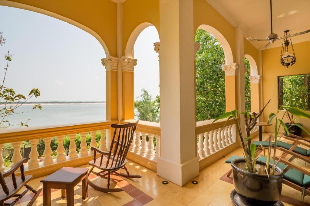 Le Relais De Chhlong Otel Kratie Dış mekan fotoğraf